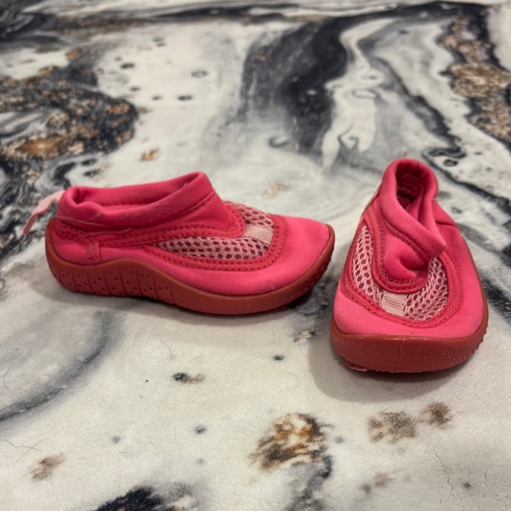 i play. Kids Pink Water Shoes